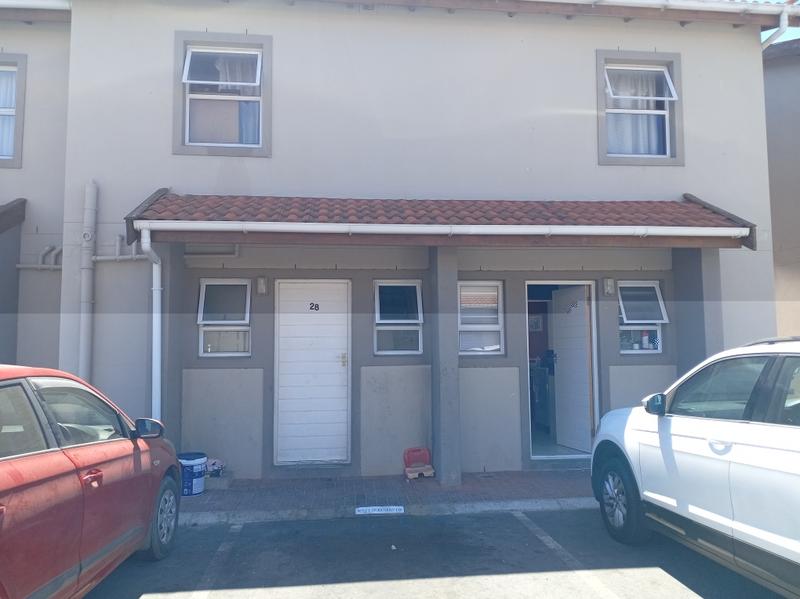 2 Bedroom Property for Sale in Stratford Green Western Cape